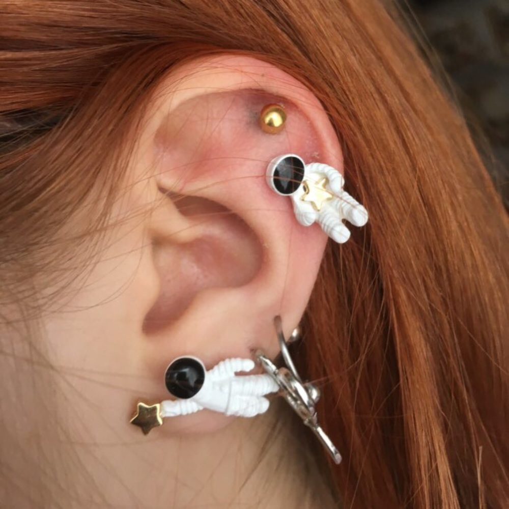 Astronaut Star Earrings - Picture 4 of 8